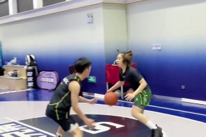 强的可怕 我感觉上场会被这妹子打爆